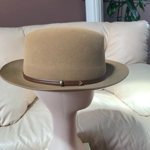Dobbs Men’s Hat. Very good condition.